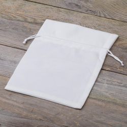Fluwelen zakjes 18 x 24 cm - wit Witte zakjes