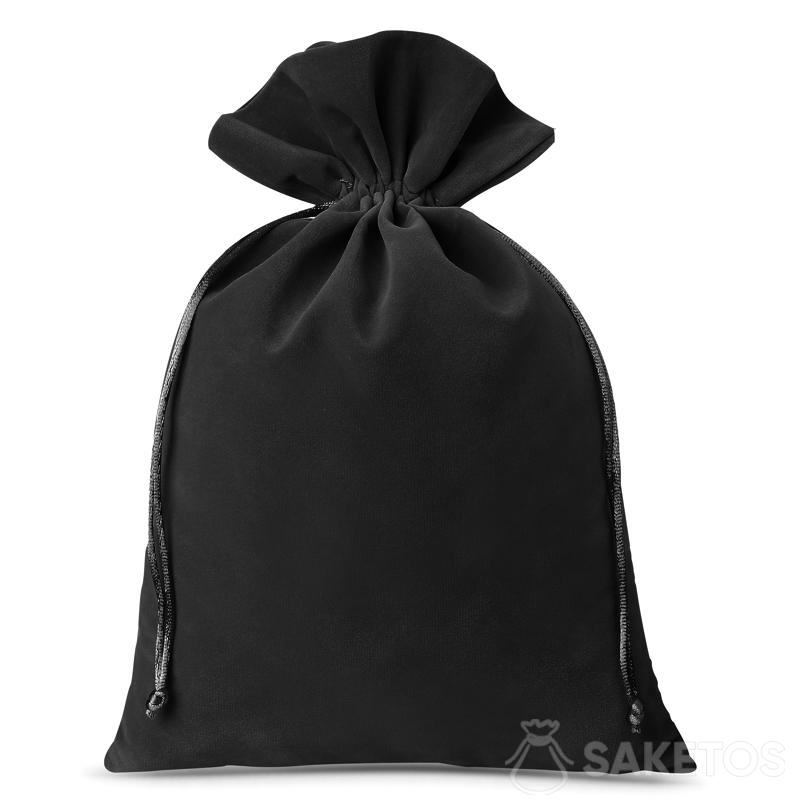 2.Een elegant decoratief zakje genaaid van zwart velours