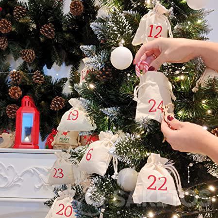 Adventskalender op kerstboom - Kerstboom met zakjes