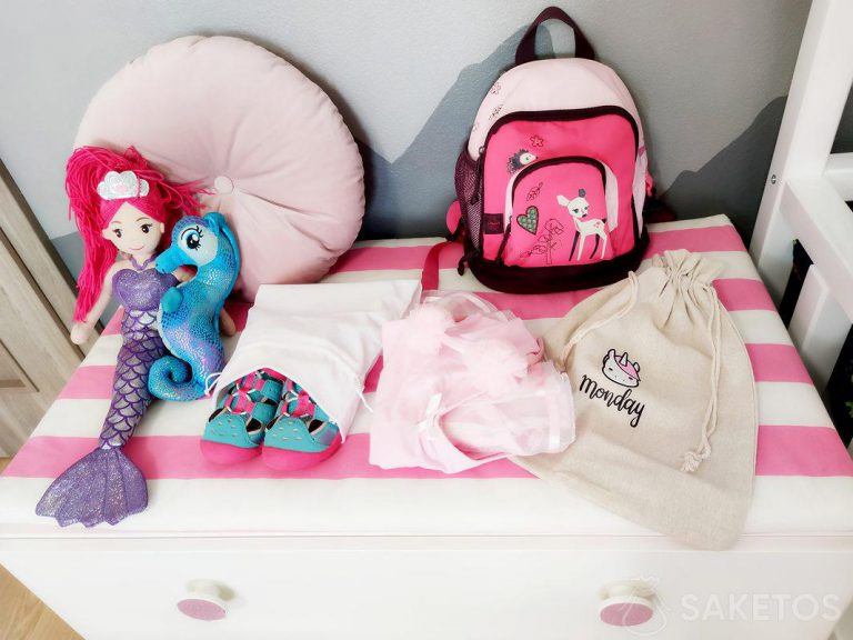 Een babyuitzet voor school of kleuterschool kan in een stoffen tas worden verpakt