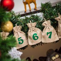 Adventskalender jute zakjes 11 x 14 cm - naturel + groente cijfers Alle producten