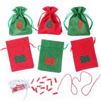 Adventskalender van jute zakjes 12 x 15 cm - groen en rood + rode en groene nummers Kerst tassen