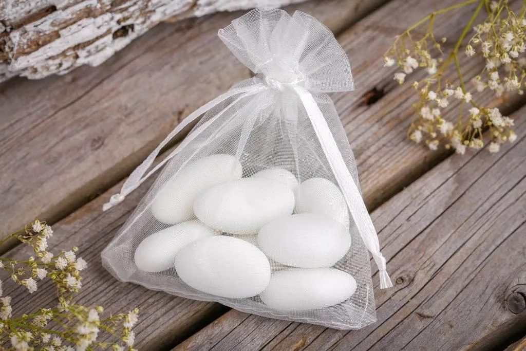 Hoe pak je een cadeau voor een communie in? Originele ideeën, bekijk ze! 5 Decoratieve communieverpakkingen