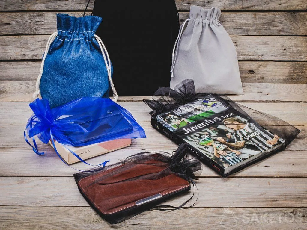 Geschenken voor Valentijn voor hem,enkele ideeën 8 Denim-, velours- en organzatassen zijn de perfecte verpakking voor herengeschenken