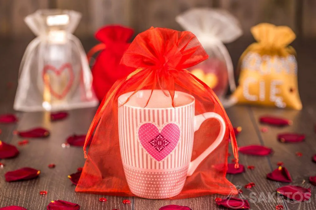 Hoe verpak je op een unieke manier een valentijnsgeschenk voor jouw geliefde? 7 Valentijn tassen DIY