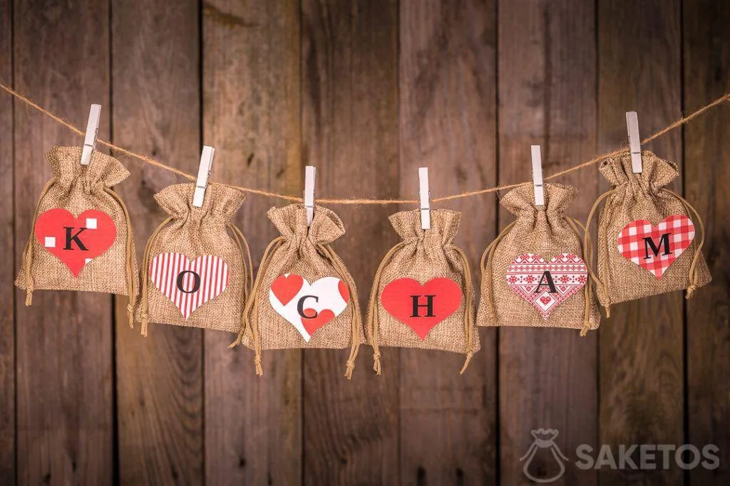 Hoe verpak je op een unieke manier een valentijnsgeschenk voor jouw geliefde? 2 Originele tasjes