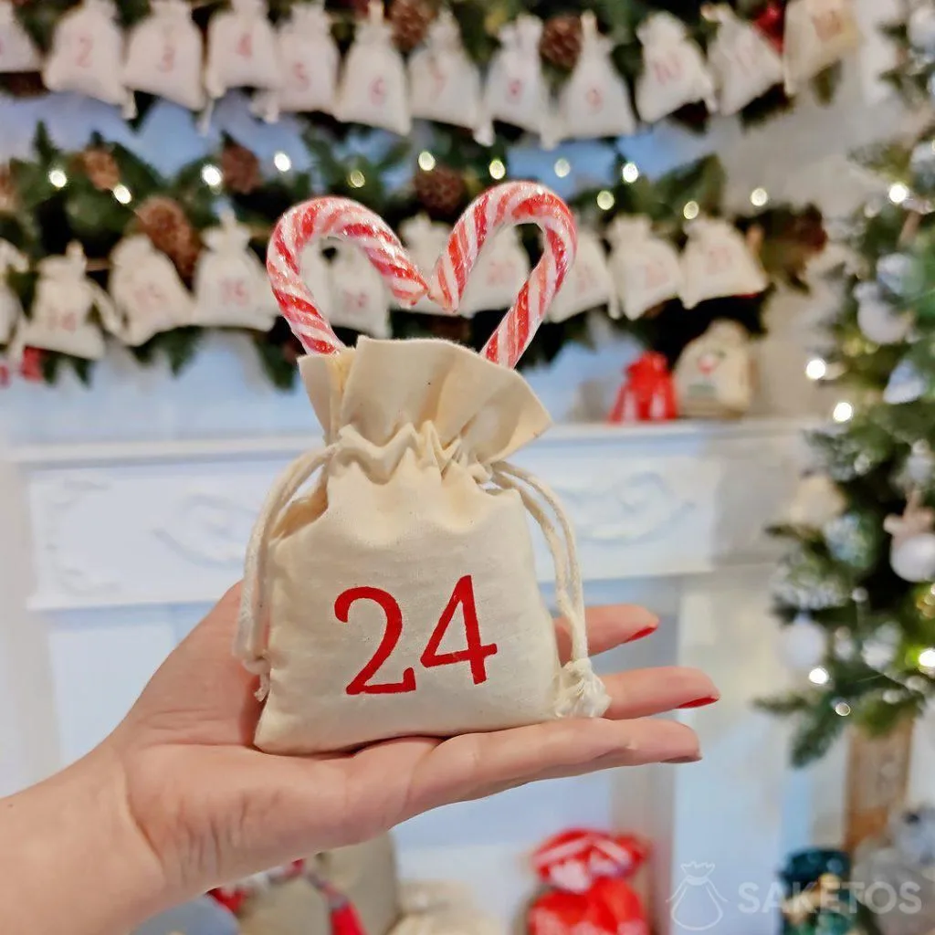 Kant-en-klare advent sets 14 Adventskalender van stoffen zakjes met bedrukte cijfers