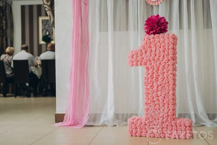 Versieringen voor het verjaardagsfeestje - inspiratie voor het versieren van de zaal 3 Eerste verjaardag decoraties