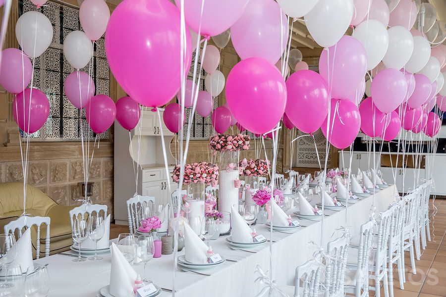 Versieringen voor het verjaardagsfeestje - inspiratie voor het versieren van de zaal 4 Eén jaar decoratie - roze ballonnen