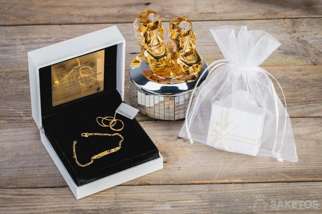 Doopsherinneringsdoos voor een jongen? Wij hebben iets beters! 2 De transparantie van organzazakjes is hun grote voordeel.