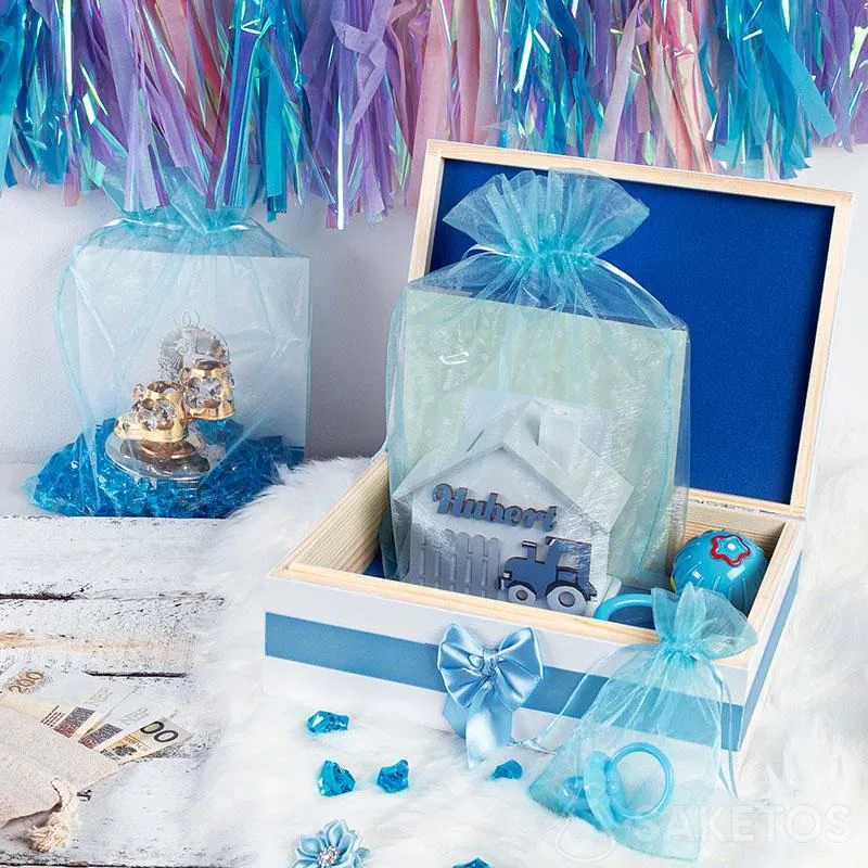 Doopsherinneringsdoos voor een jongen? Wij hebben iets beters! 4 Organza zakjes voor cadeaus en souvenirs voor de doop van een jongen