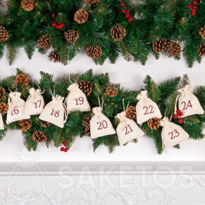 Originele kerstguirlande - creëer een unieke adventskalender in de vorm van een kerstguirlande 5 Kerstguirlande van zakjes - Kerstguirlande