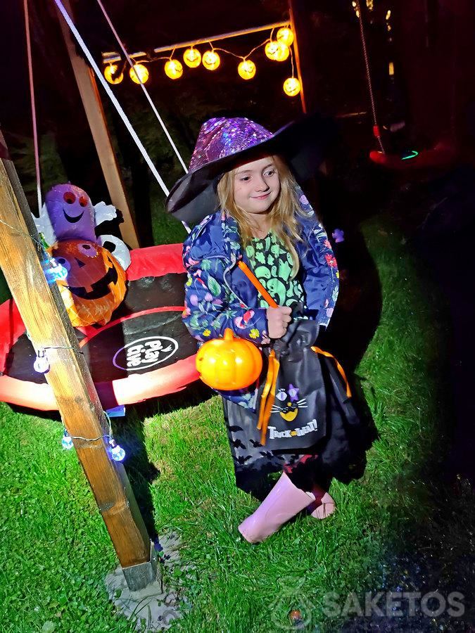 Halloween candy hunt, het zoeken naar snoep - Halloween speelplezier 19 Het beste Halloween-plezier voor kinderen