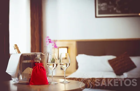 Fluwelen zakje - elegante geschenkverpakking in de hotelkamer