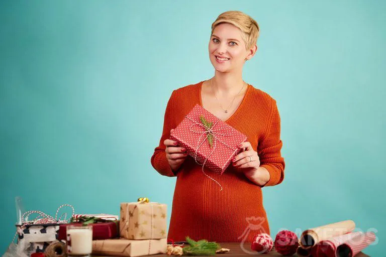 Hoe verpak je een cadeau in papier? Dit is beter! 12 Kerstcadeau verpakt in papier