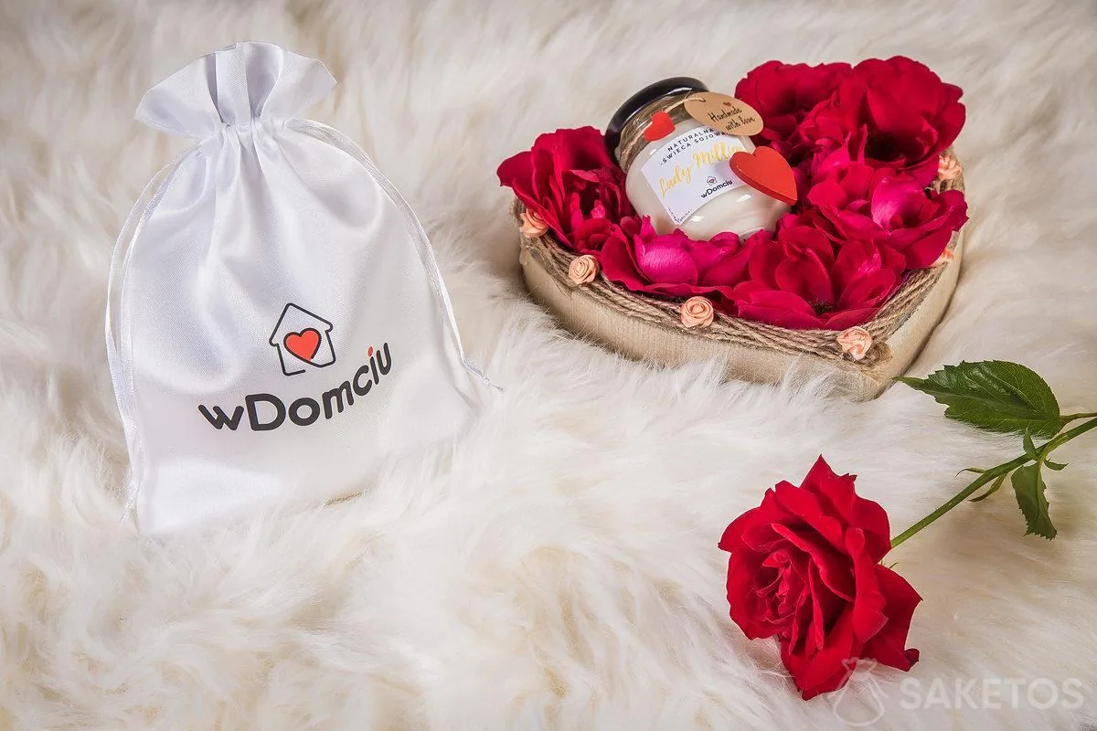 Valentijnscadeau - Inspiratie voor verliefden 14 Geurkaars in een zakje als cadeau