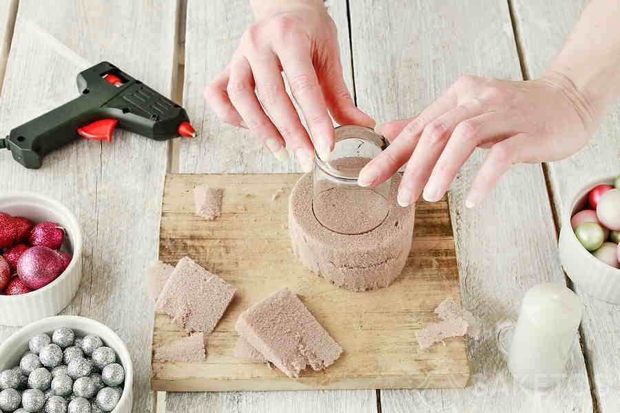 Hoe decoreer je een kandelaar voor op tafel? 7 DIY Kerstkaarsenhouder idee