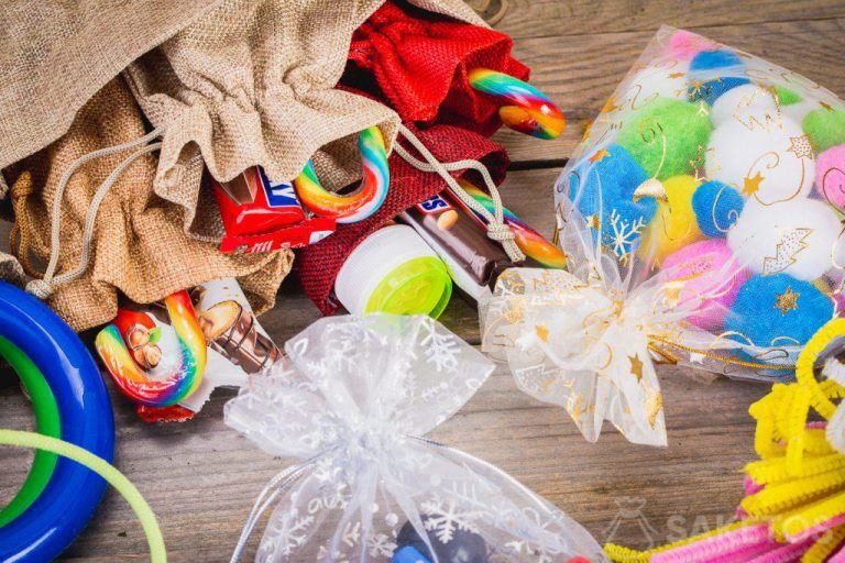 Kerstcadeauverpakking voor kinderen.