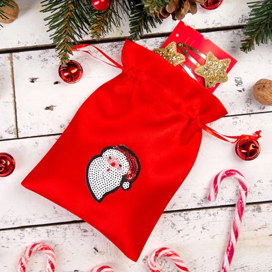 Fluwelen zak als kerstcadeauverpakking 