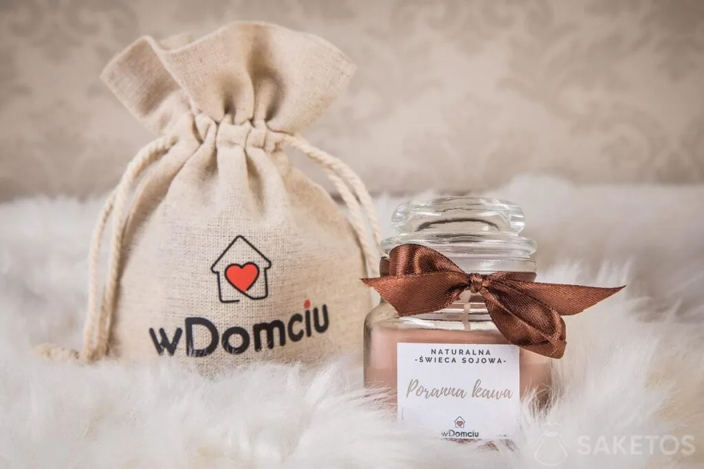 Prachtig geurende DIY-kaarsen in linnen zakjes