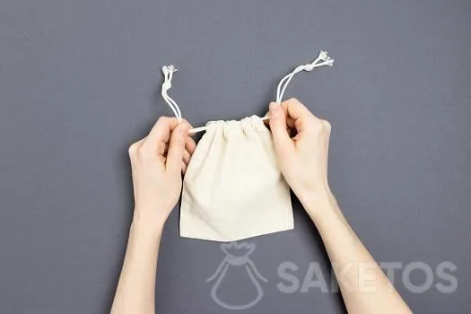 Elegante geschenkverpakkingen 6 De koordjes in de trekker zorgen ervoor dat het zakje eenvoudig te sluiten en te openen is!