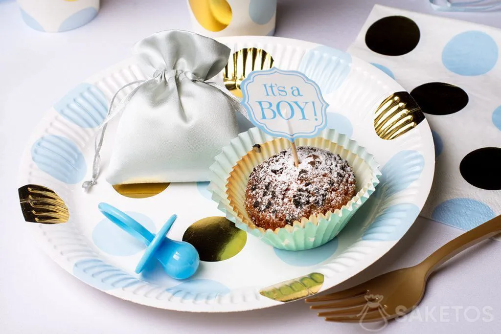 Zilveren zakjes voor wat u maar wilt - de hit van het seizoen 6 Stoffen satijnen zilveren cadeauzakjes voor gasten - goedkope tafeldecoratie